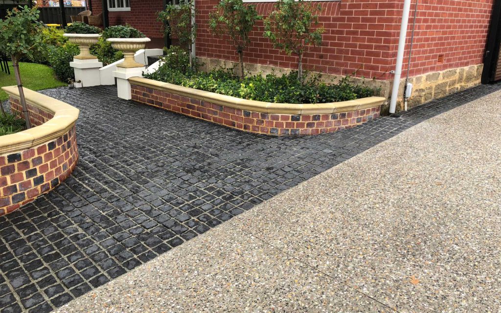 exposed-aggregate-driveway-fremantle-hartney-construction-concrete